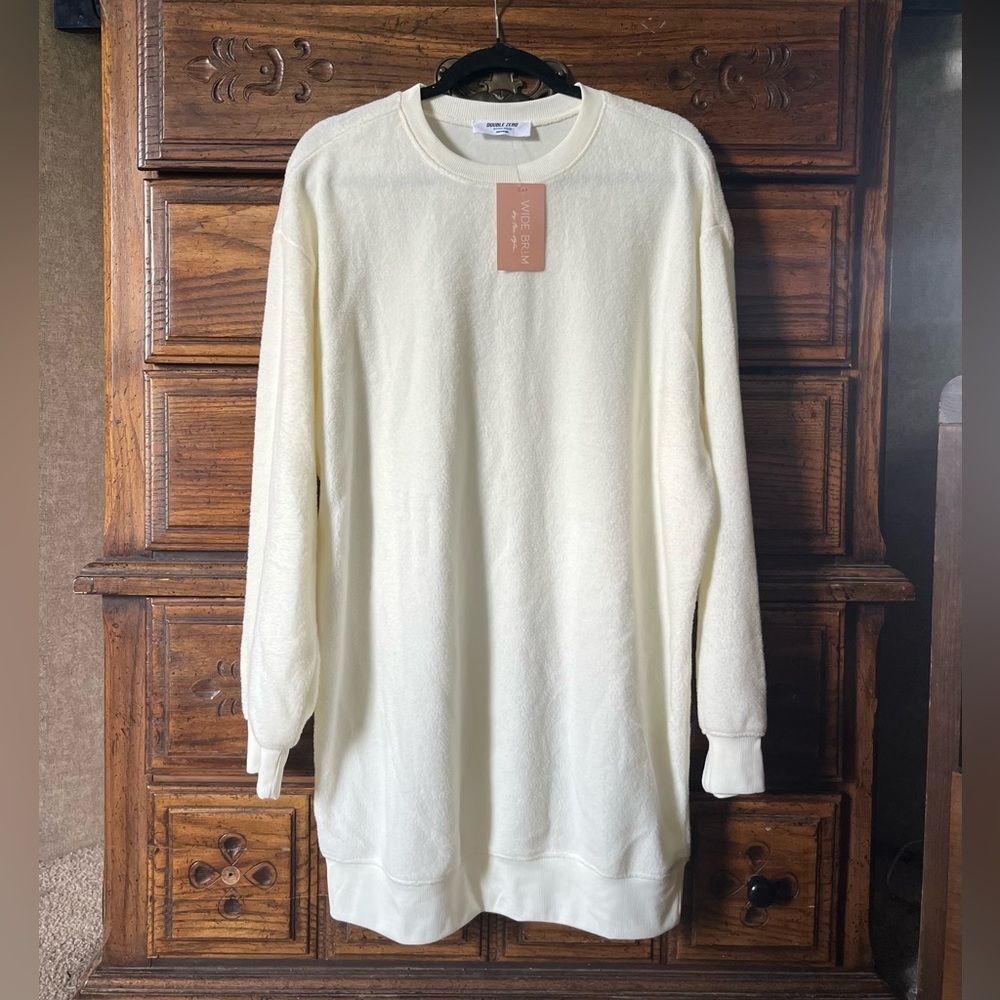 Double Zero Off-White Crewneck Sweater